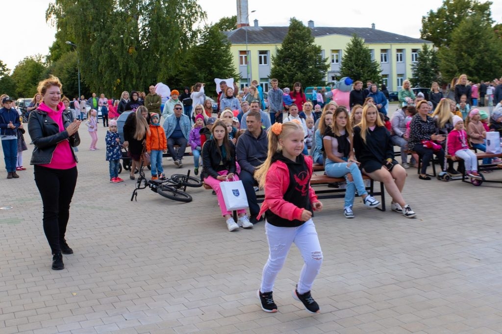 zinibu-dienas-svinibas-preilos-svetku-laukuma-011-1024x682.jpg