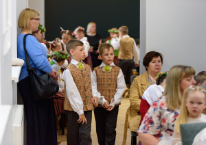 XIII Latvijas Skolu jaunatnes dziesmu un deju svētku ieskaņas koncerts “Dziesmā un dejā savīties”