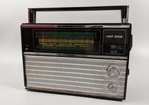 Jura Brica radioaparāts “VEF 202”