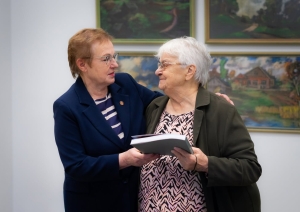 Atzīmējot Jāņa Streiča 90 gadu jubileju, atklāta ceļojošā izstāde "Cilvēka bērns Jānis Streičs" un gleznu katalogs "Veca mīlestība nerūs"