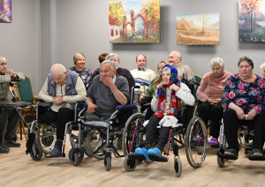 Sociālās aprūpes centrā “Vārkava” sirsnīgā gaisotnē tika atzīmēta Starptautiskā senioru diena