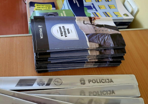 Pensionāru tikšanās ar policijas darbiniekiem