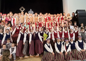 Tautas deju kolektīvu radošais pasākums "Pa-ceļam!" Preiļos