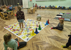Īstenots Vārkavas pamatskolas skolēnu parlaments “Astoņstūris” īsteno jauniešu iniciatīvu projektu “No ekrāna uz spēlēm!”