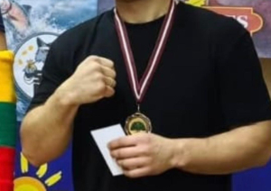 13Th Round armvrestleru panākumi Ziemassvētku turnīrā Rīgā