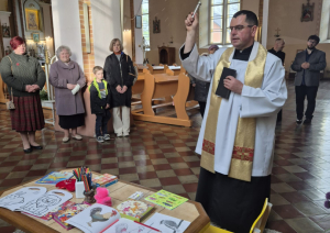 Īstenots mazo grantu projekts “Bērnu stūrīša iekārtošana Vidsmuižas Svētā Gara Romas katoļu baznīcā”