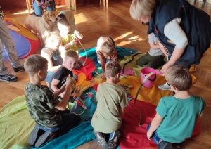 Preiļos ir uzsāktas kanisterapijas nodarbības bērniem