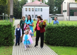 Īstenots mazo grantu projekts “Galēnu pamatskolas pirmsskolas izglītības grupiņas rotaļu laukuma labiekārtošana”