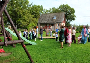 Īstenots mazo grantu projekts “Galēnu pamatskolas pirmsskolas izglītības grupiņas rotaļu laukuma labiekārtošana”