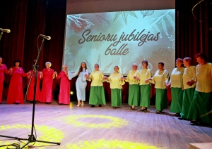 Grandioza jubilejas balle Riebiņos pulcē draugus no visas Latvijas