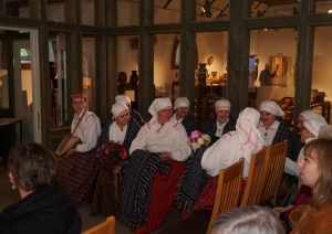 Jasmuižā aizvadīts pasākums “Sanāciet kāziņās!”