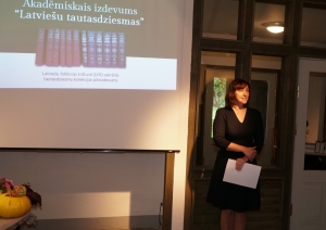 Jasmuižā aizvadīts pasākums “Sanāciet kāziņās!”
