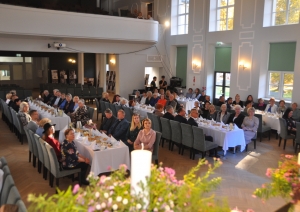 Izskanējis ekumēnisks labdarības pasākums “Lūgšanu brokastis”