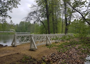 Preiļu parkā divi jauni tiltiņi