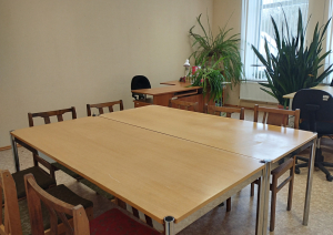 Latvijas bibliotēkām apjomīgs mēbeļu ziedojums