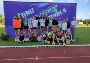 Jauno vieglatlētu starti Bērnu vieglatlētikas festivālā Jelgavā