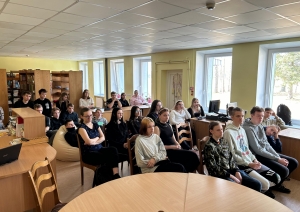 Riebiņu vidusskolas jaunieši piedalās nodarbībā "Darba dokumentācijas izveide"