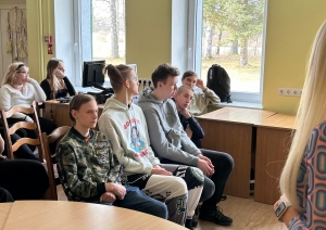 Riebiņu vidusskolas jaunieši piedalās nodarbībā "Darba dokumentācijas izveide"
