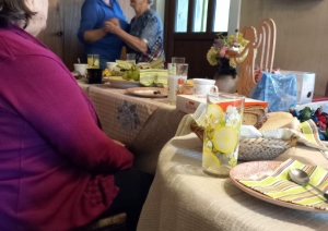 Sociālās aprūpes centra “Aglona” iemītnieki un darbinieki dodas atmiņu pārgājienā