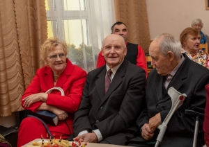 senioru-vokala-ansambla-virsi-20-dzimsanas-dienas-sarikojums-foto-v-agurjanovs-003-1024x682.jpg