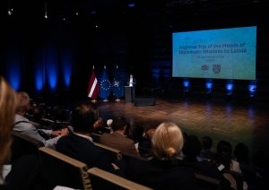 Vairāk nekā 40 ārvalstu diplomātisko pārstāvniecību vadītāji Latgalē iepazīst reģiona investīciju potenciālu un austrumu pierobežas izaicinājumus