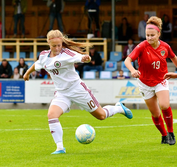 Preiliete Paula Linda Liniņa – Latvijas labākā jaunā futboliste