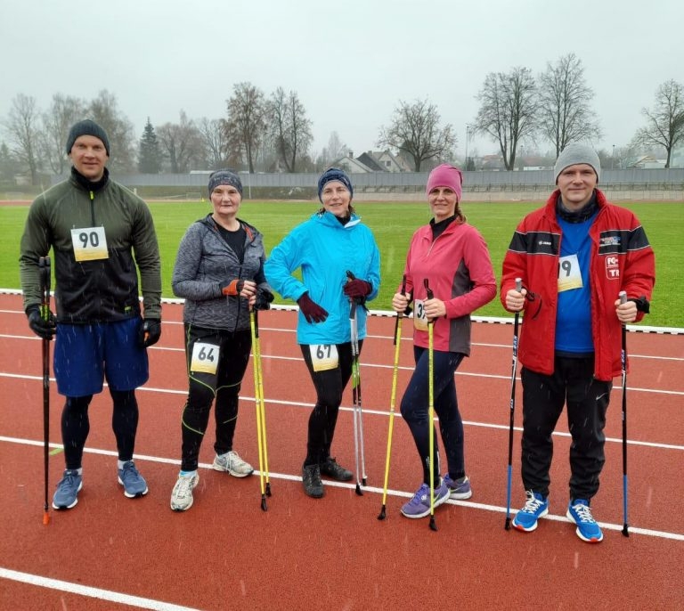 5 km nūjotāju komanda