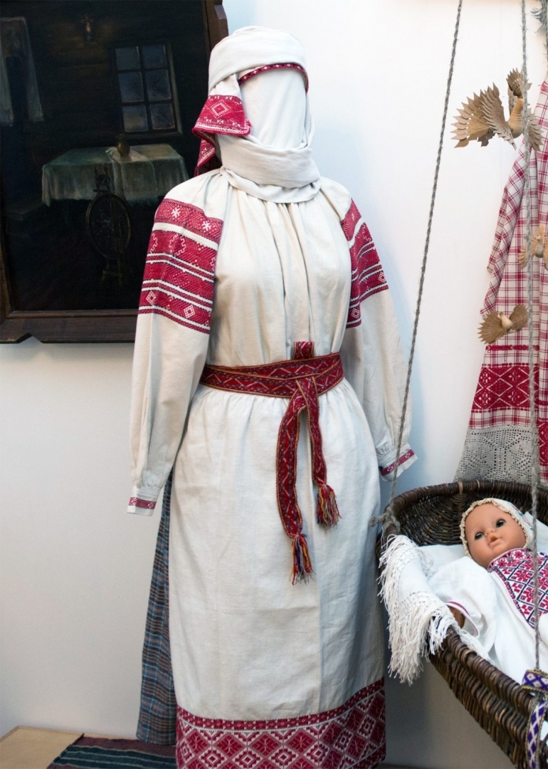 Sieviešu tērps. Centrālā Baltkrievija. 20. gs. 1. puse