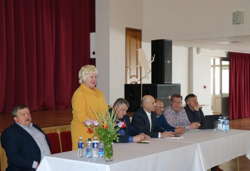 iedzīvotāju un pašvaldības vadības sapulce
