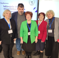 Seniori piedalās konferencē “Pašvaldību un cilvēku ar invaliditāti sadarbība ārkārtas situācijās”