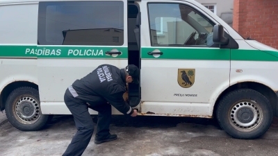 Preiļu novada pašvaldības policijas vajadzībām iegādāta jauna automašīna – mikroautobuss Peugeot Expert