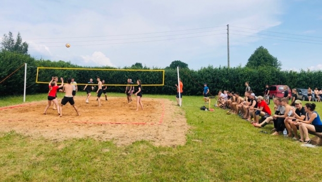 Sīļukalnā biedrība “Saulrozītes” īsteno Mazo grantu projektu "Sīļukalna sporta laukuma labiekārtošana".