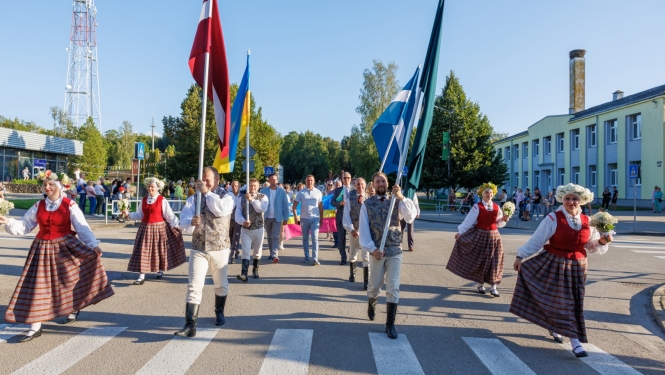 Preiļu pilsētas svētku gājiens "Mēness ziedi"