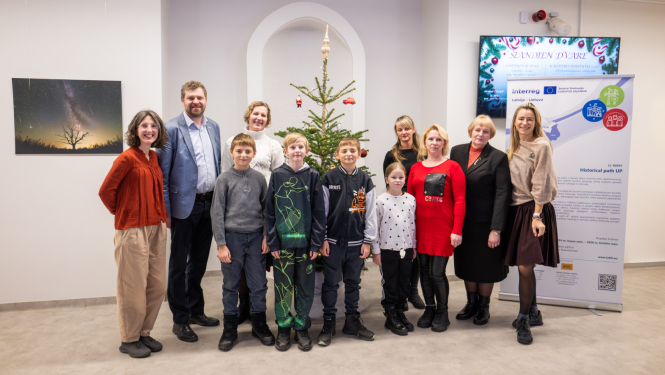 Pašvaldības pārstāvji piedalās kopienu saliedējošā pasākumā “Veselīgi un priecīgi Ziemassvētki” Utenas muižā