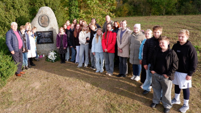 Oktobris izcilā komponista Jāņa Ivanova zīmē