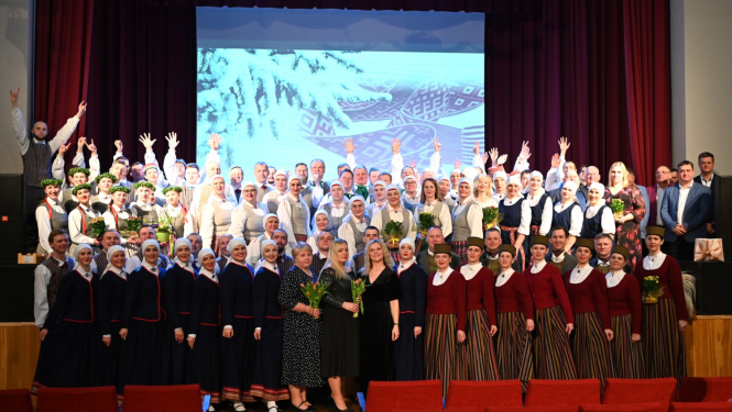 Tautas deju kolektīvu sadancis "Ziemas danči"