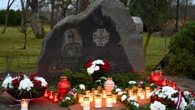 Piemiņas brīdis pie Lāčplēša kara ordeņa kavaliera Ignata Beča piemiņas akmens