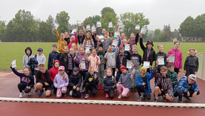 Aizvadītas Preiļu novada BJSS vieglatlētikas sacensības četrcīņā U-10,U-12 grupām