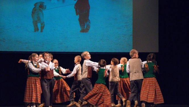 deju-kopu-dancari-un-talderi-ziemassvetku-koncerts-fotolauris-uzulniks-001-1024x683.jpg