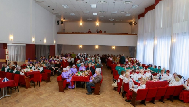 latgales-un-selijas-novadu-senioru-eiropas-deju-kolektivu-ziemassvetku-sadancis-foto-v-agurjanovs-001-1024x683.jpg