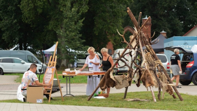 pagastu-dizosanas-dgustacijas-konkursi-amatiermakslas-kolektivu-sasauksanas-foto-l-uzulniks-001-1024x684.jpg