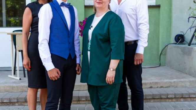 preilu-2-vidusskolas-9-klases-izlaidums-19-junija-foto-vjaceslavs-stepanovs-140-700x1024.jpg