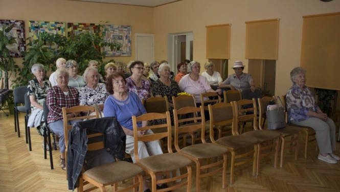 preilu-novada-pasvaldibas-vaditaja-pateicas-senioru-festivala-dalibniekiem-foto-kristine-loginova-001-1024x683.jpg