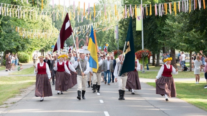 preilu-novada-svetku-gajiens-foto-l-uzulniks-001-1024x684.jpg