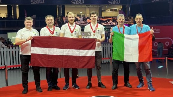 preilu-robotikas-parstavju-daliba-starptautiskajas-robotikas-sacensibas-robotex-2022-001-576x1024.jpeg