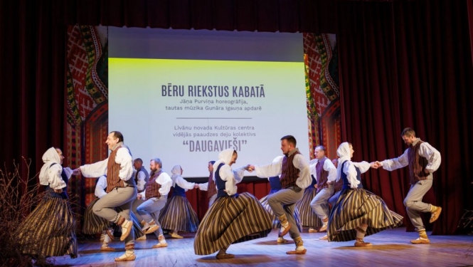 preilu-un-livanu-deju-aprinka-kolektivu-koncerts-jazepa-dienas-lustes-riebinos-foto-v-agurjanovs-145-1024x683.jpg