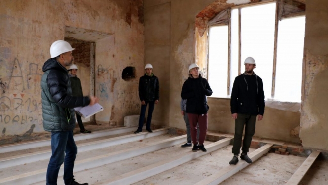 restauracijas-apmacibas-meistarklase-preilu-parkaa-001-1024x683.jpg
