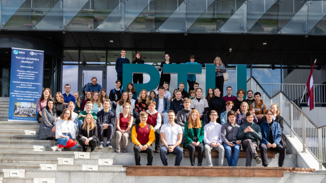 Ceturto reizi Latvijas vidusskolēni spēkosies zināšanām inženierzinātnēs, dabaszinātnēs un medicīnā