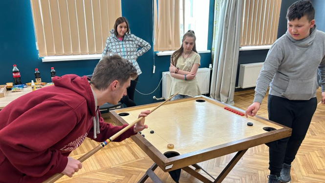 21. aprīlī Riebiņu MJIC "Pakāpieni" notika novusa turnīrs