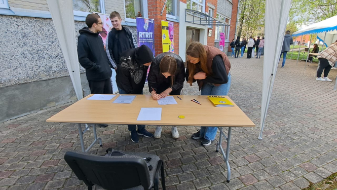 Jauniešu centrs “ČETRI” piedalījās Karjeras dienās "Latgales jaunieši sasniedz" 